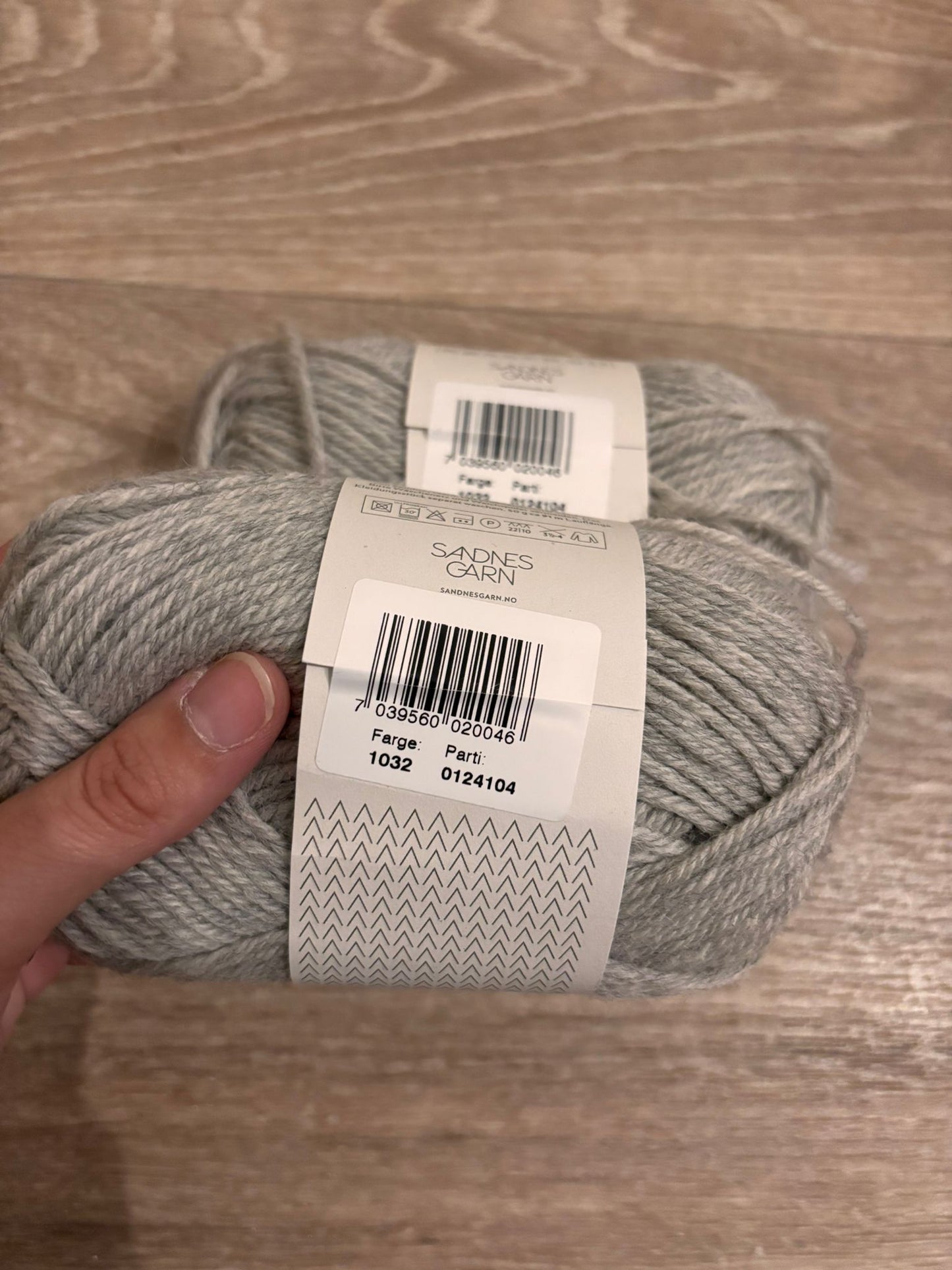 2x Sadnes Garn Peer Gynt - Verkäuferin Julia