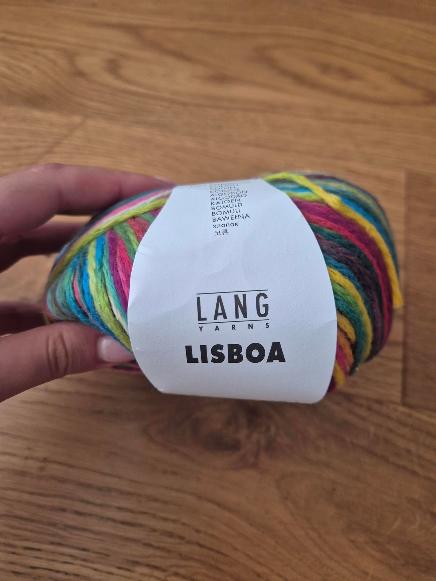 1x Lang Lisboa - Verkäuferin Sarah