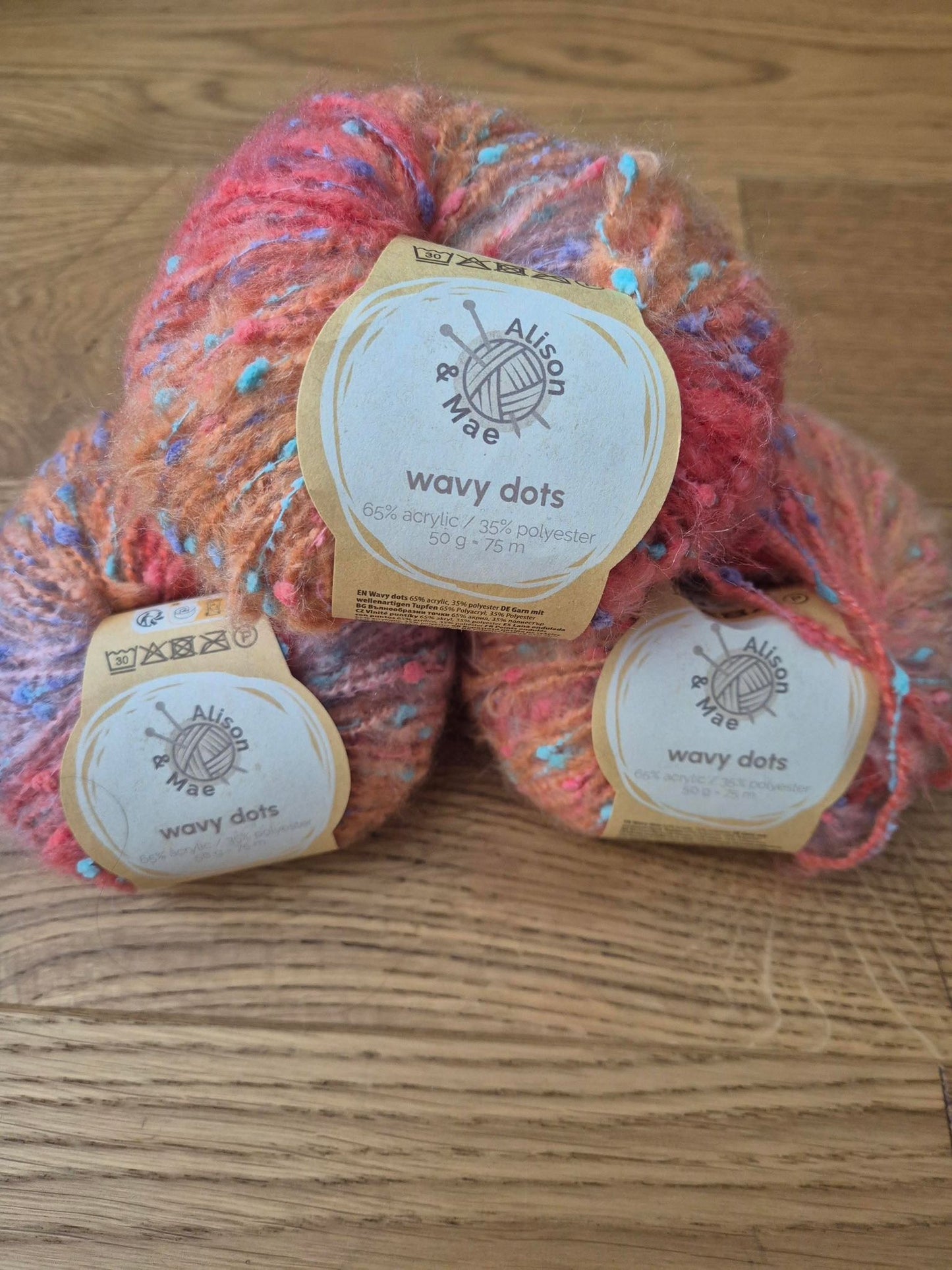 3x Alison&Mae Wavy dots - Verkäuferin Sarah