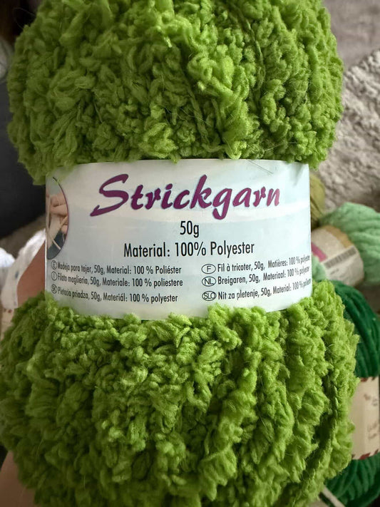2x Strickgarn - Verkäuferin Lucy