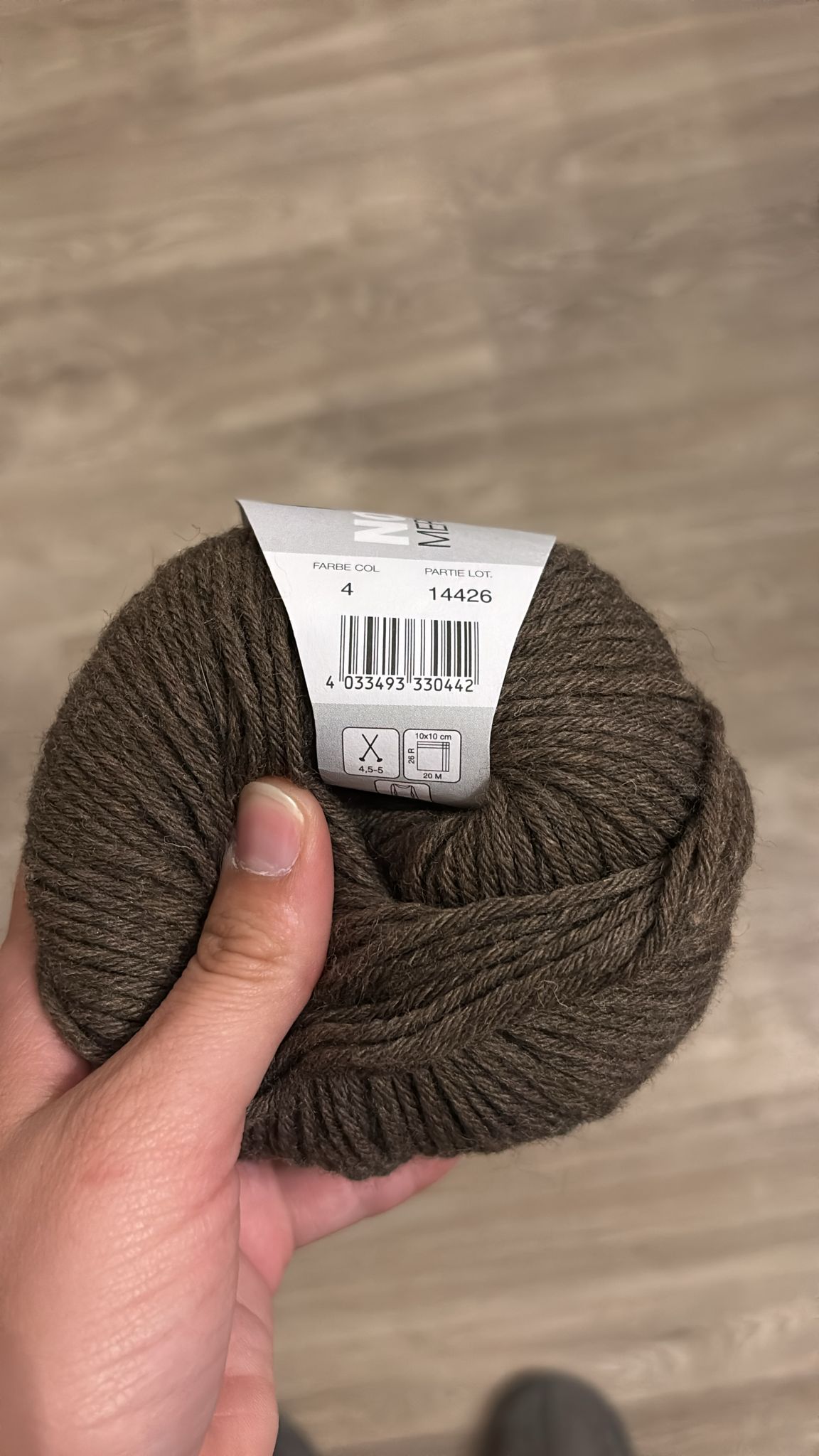 1x Lana Grossa Nordic Merino Wool - Verkäuferin Julia
