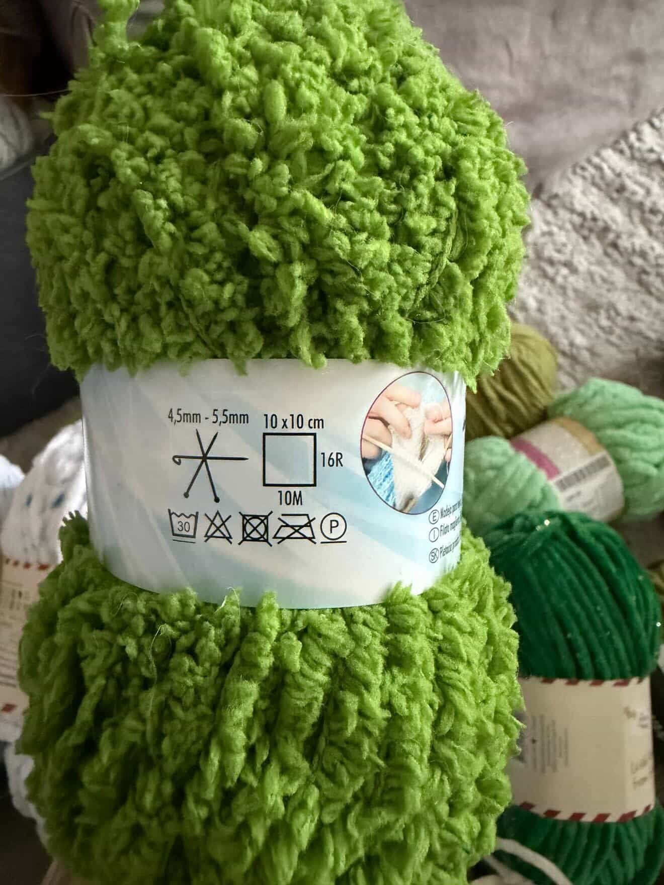 2x Strickgarn - Verkäuferin Lucy