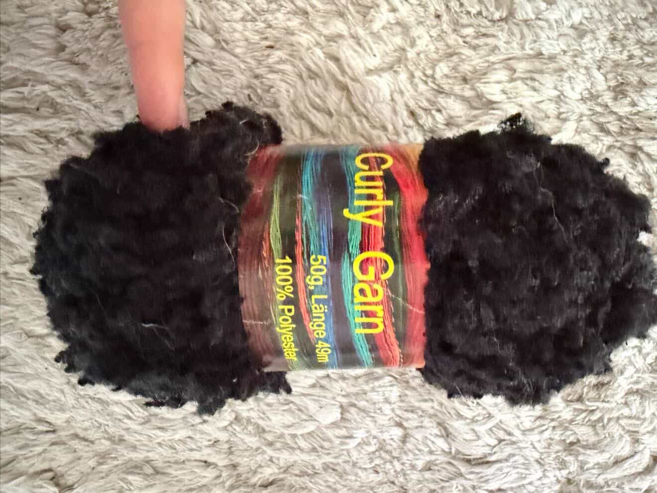 1x Curly Garn - Verkäuferin Lucy