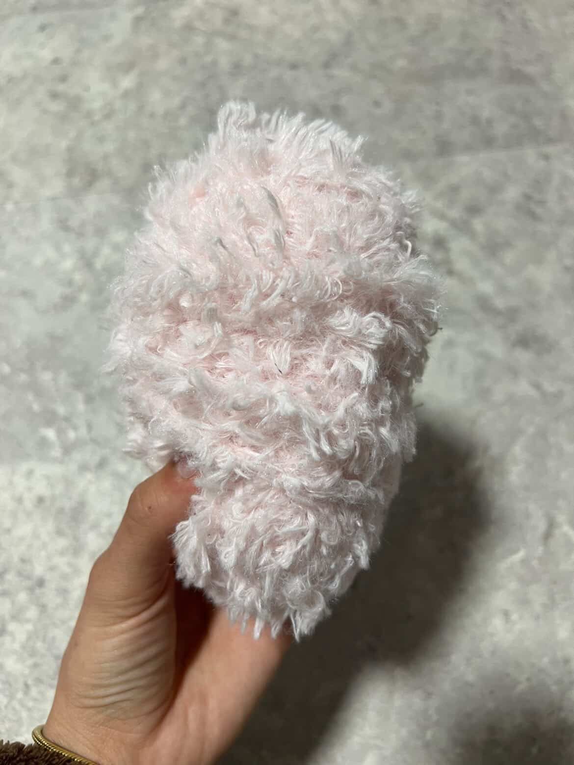 2x Flauschiges Garn- Verkäuferin Melina