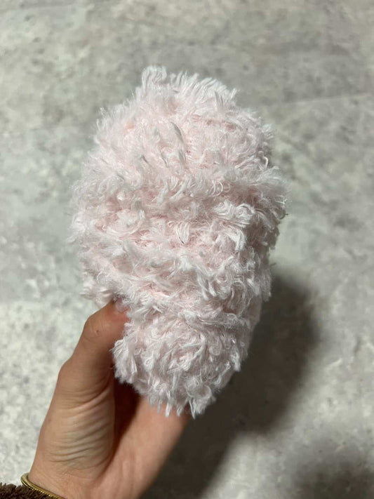 2x Flauschiges Garn- Verkäuferin Melina