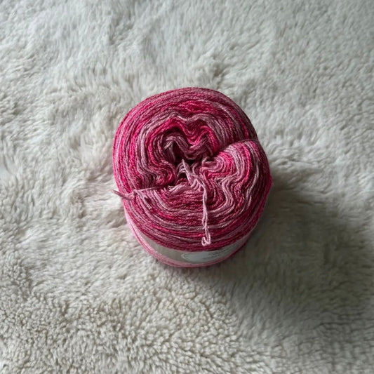 1x Cotton Soft Cake Yarn - Verkäuferin Miriam