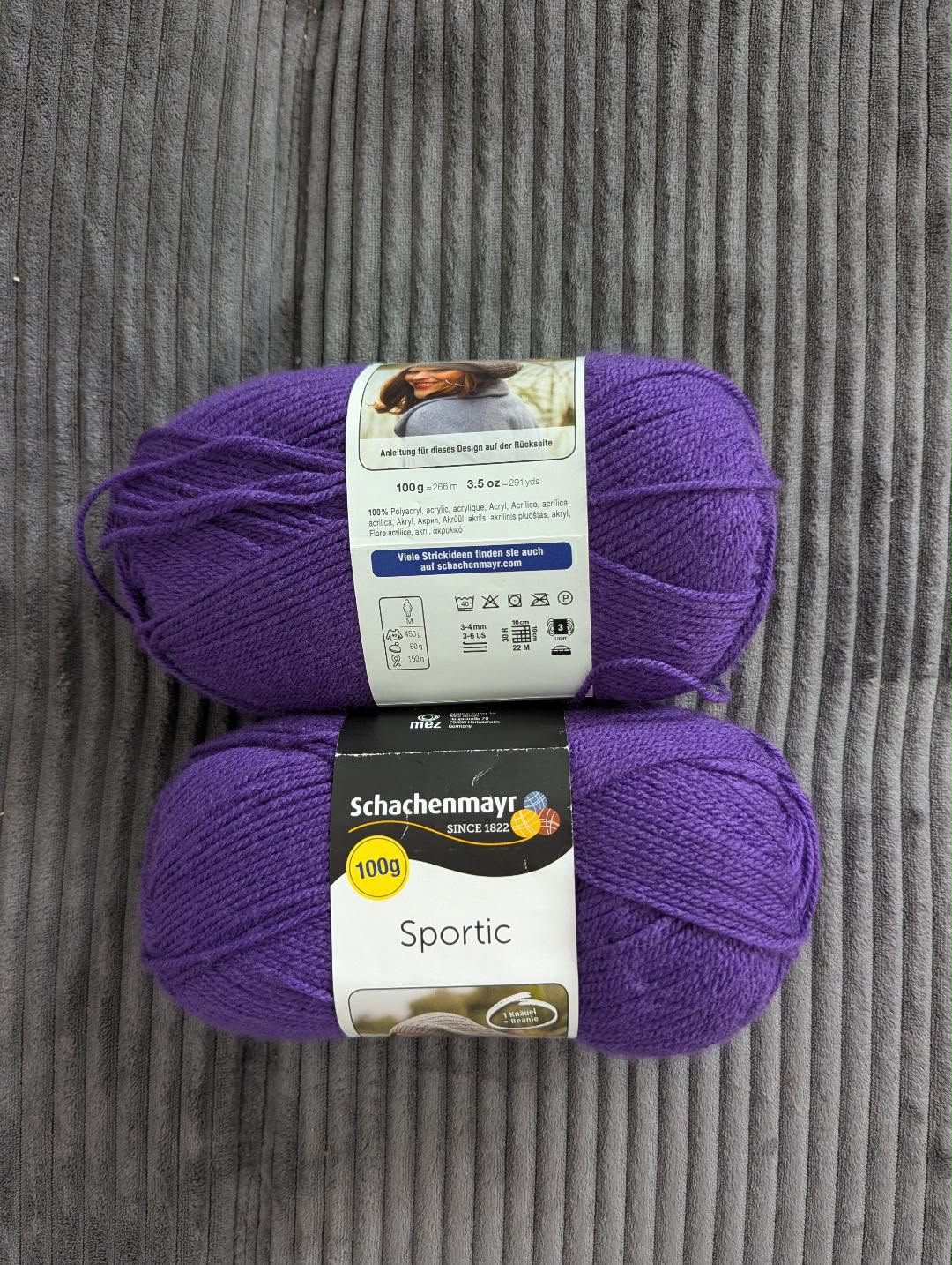 2x Schachenmayr Sportic - Verkäuferin Laura